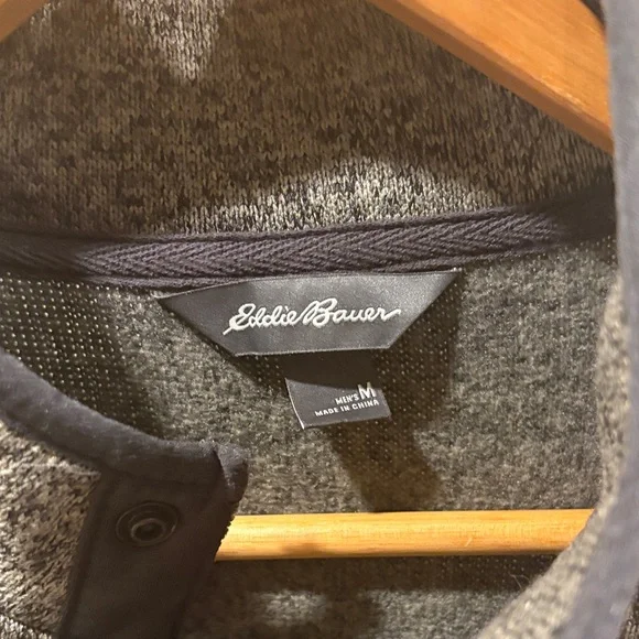 Eddie Bauer Men's Charcoal Crewneck Sweater - Picture 2 of 5